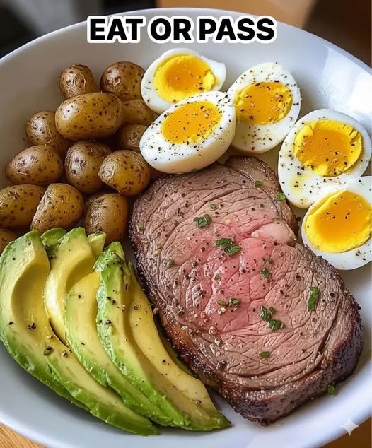 Balanced Prime Rib Power Plate showcasing juicy prime rib with healthy sides