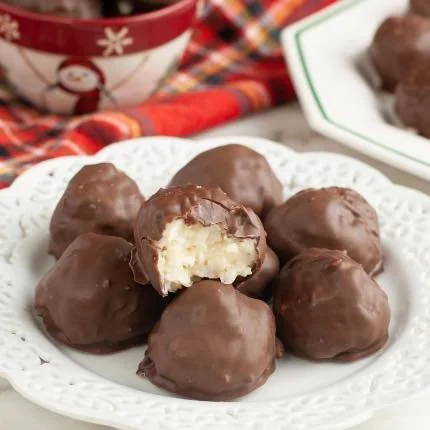 Delicious holiday treat recipe video teaser for festive family gatherings