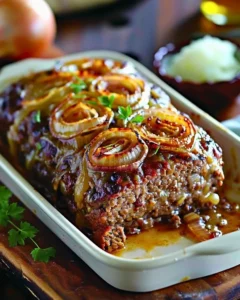 French Onion Meatloaf topped with caramelized onions | Comfort food recipe