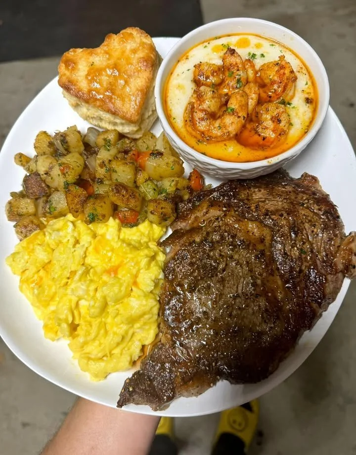 A breakfast that will make you go right back to sleep 🤤🔥