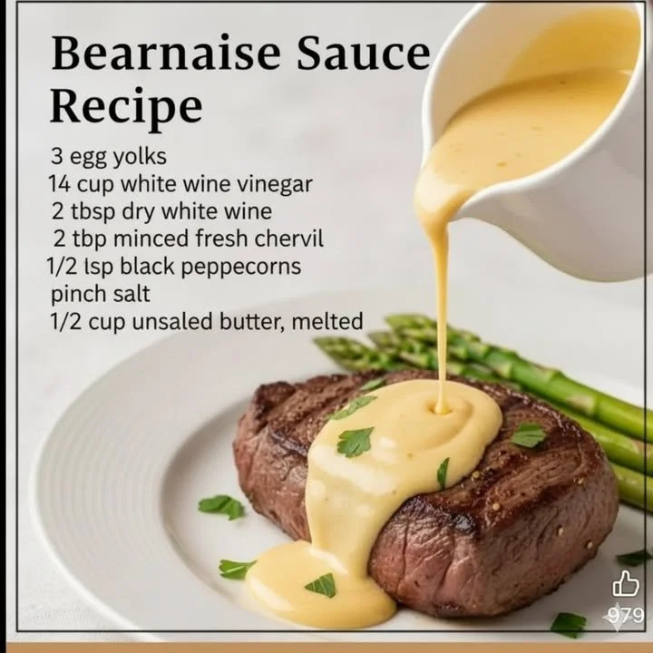 Classic Béarnaise sauce served with grilled steak