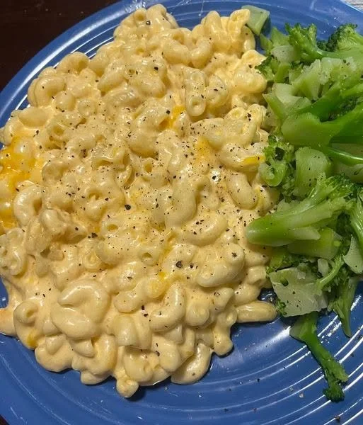 Creamy Crockpot Mac and Cheese