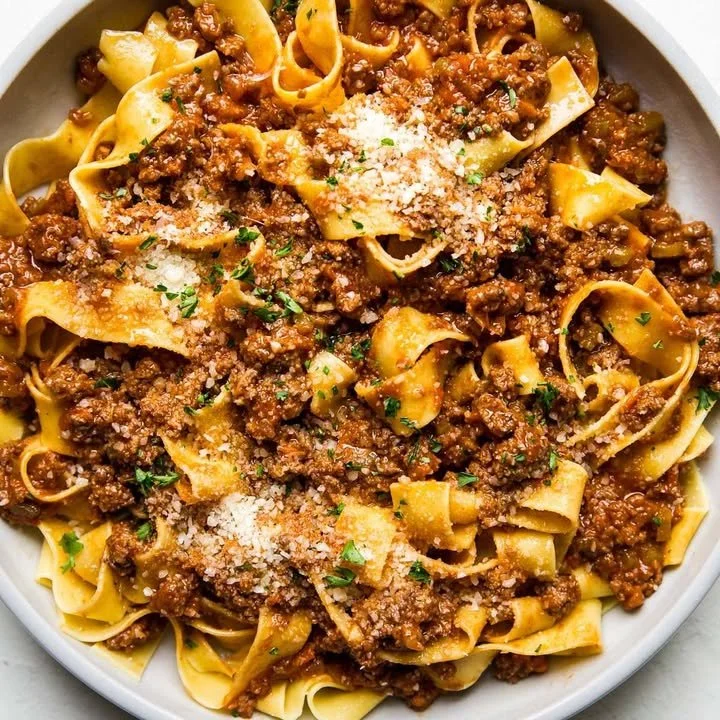 Ground Beef and Fettuccine in Spicy Garlic Provolone Cream