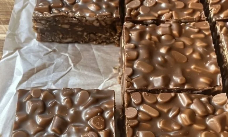 Delicious homemade crunch bars made with chocolate and crispy rice