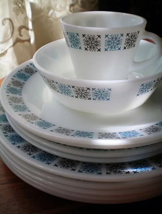 I remember Pyrex cups and dishes ☕☕