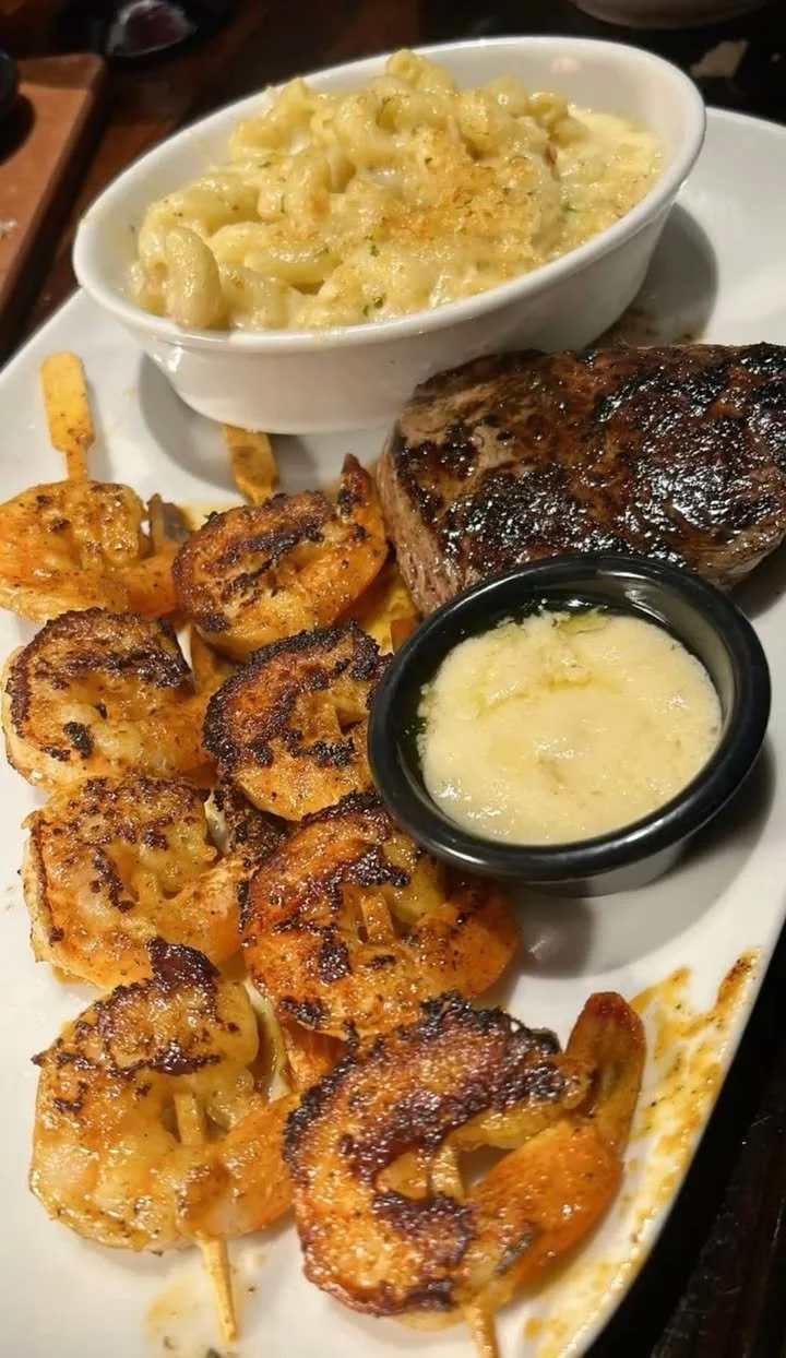 Delicious steak and sides at Longhorn Steakhouse restaurant