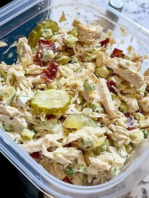 Keto Chicken Bacon Ranch Salad with grilled chicken, crispy bacon, and ranch dressing