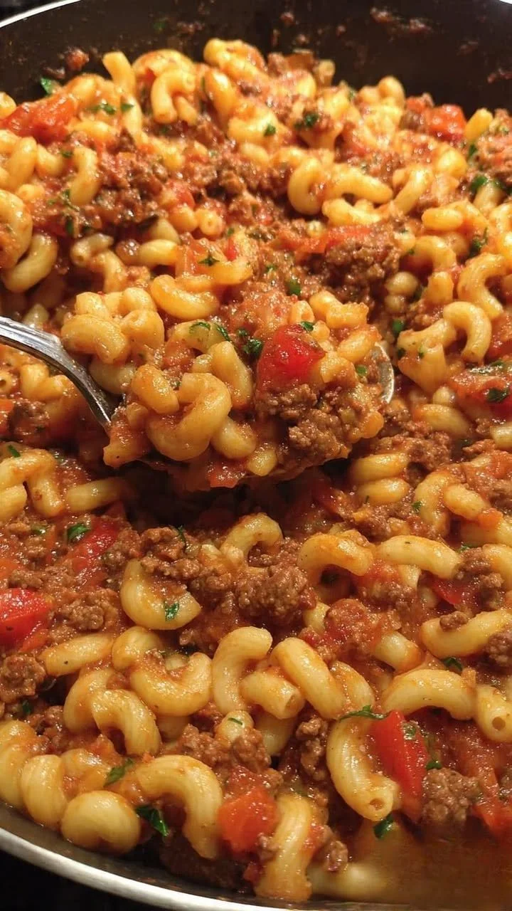Bowl of Old-Fashioned American Goulash with pasta and ground beef