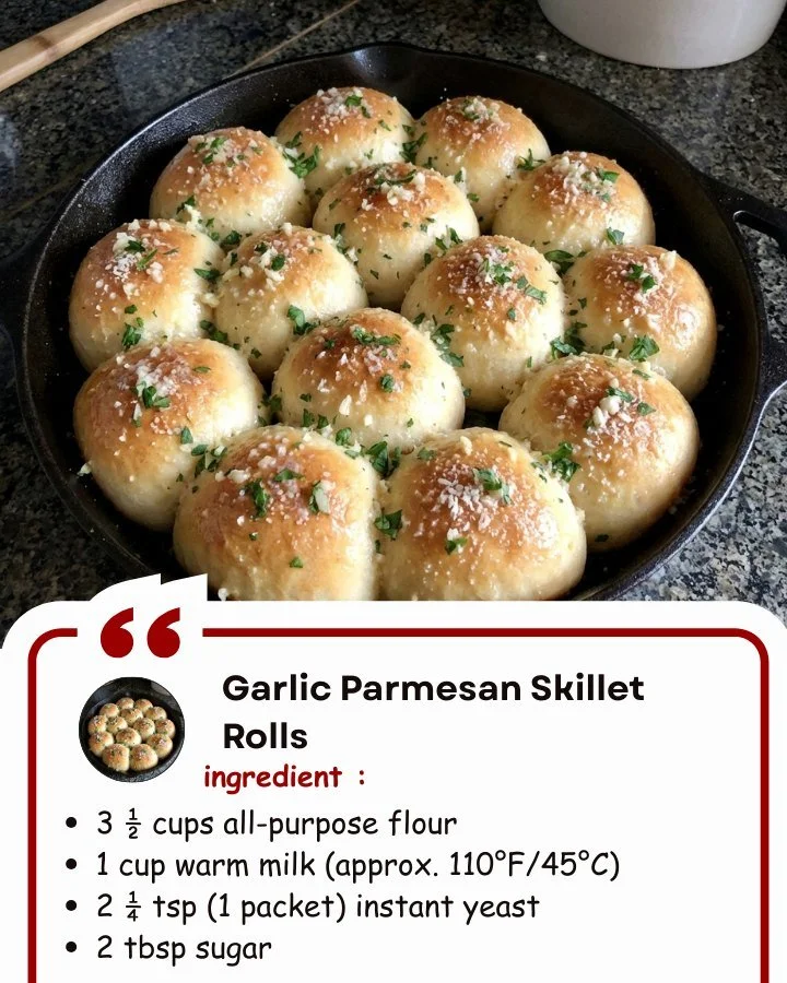 Garlic Parmesan Skillet Rolls